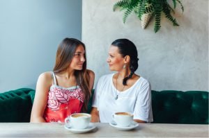 mama hija adulta consejos-conversacion cafe platica