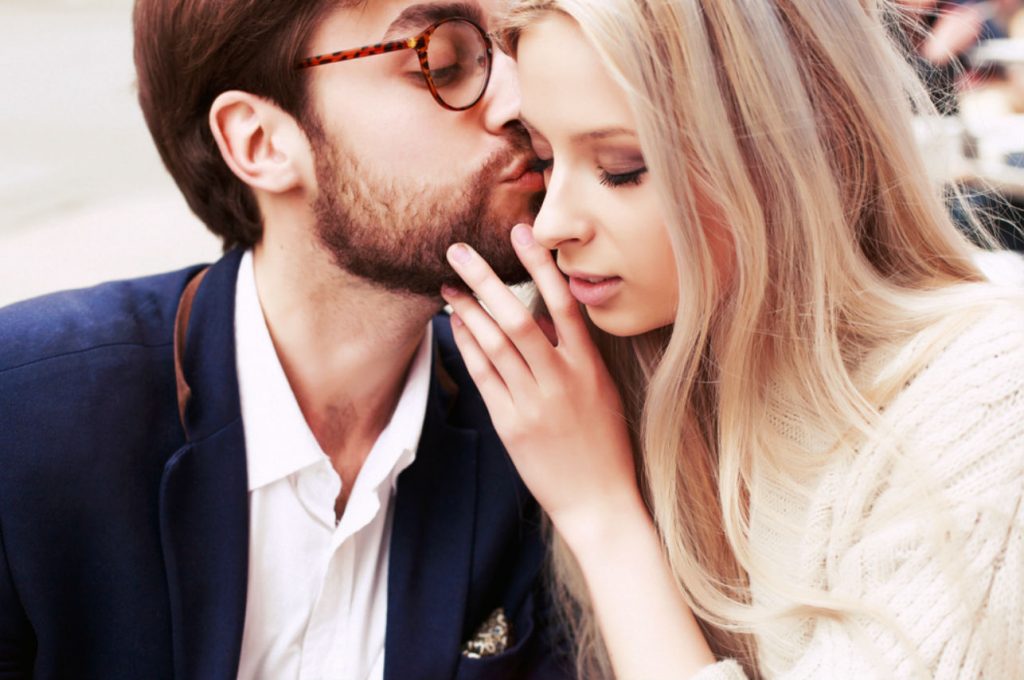 pareja beso ternura barba amor tipos de besos soltero besar a un hombre besos
