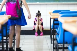 tips-evitar-hijos-piojos-agresivos-escuela-Bullying
