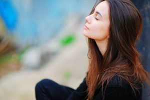 cosas-mujer- amor propio-presente- emprender-perder dignidad una mujer que se ama amarte todos los días aprende al luchar inseguridad reto autoconfianza amarte conductas