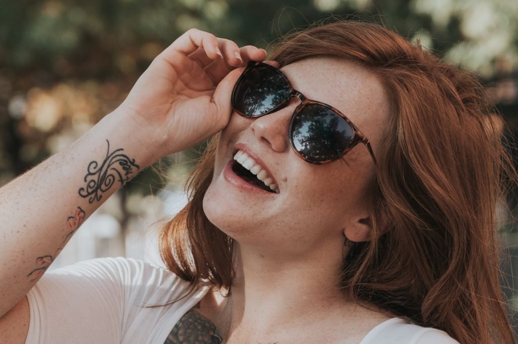 hombre-que-me-proteja-lentes-mujer-fuerte