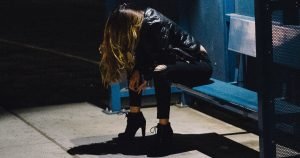 dama-mujer-triste-rechazo-decepcion-lastimar-mal día