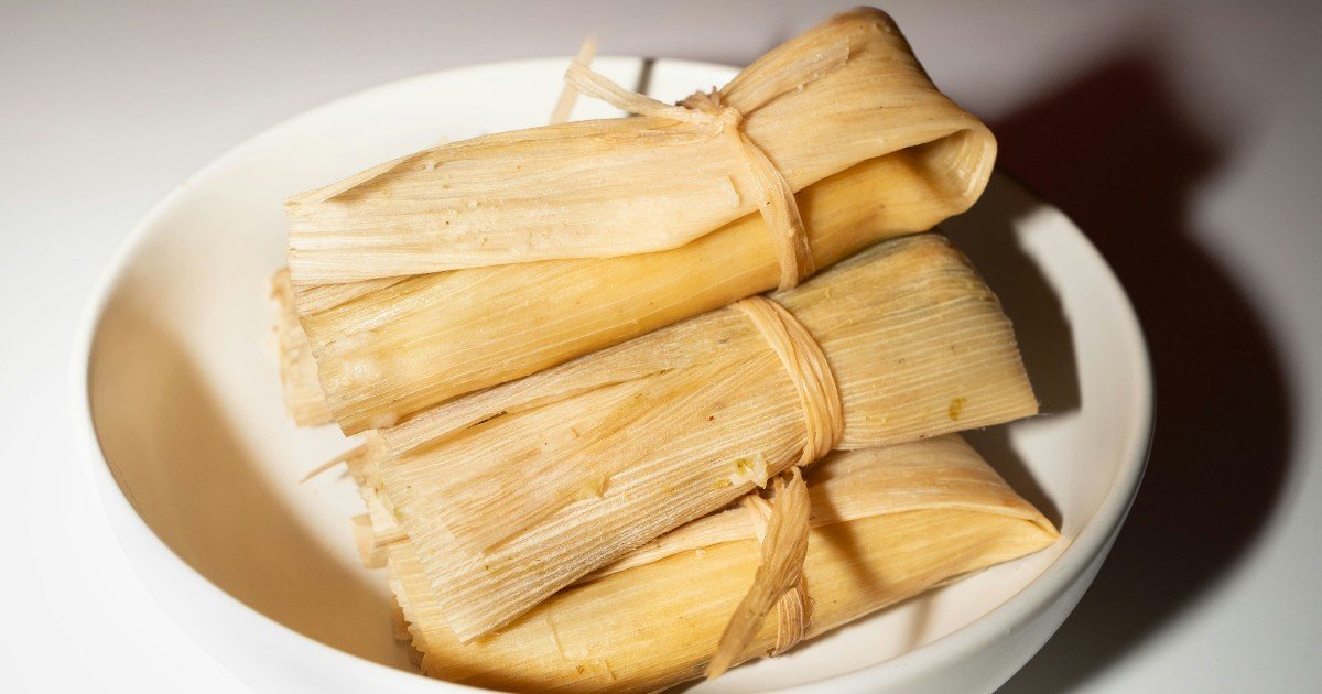 Así puedes preparar deliciosos tamales de elote